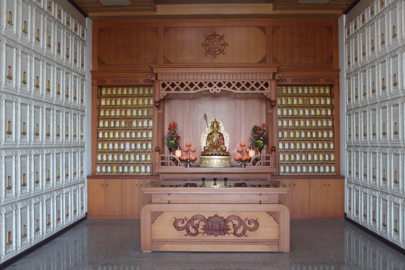 圖片：東興公墓納骨塔（二號宅地）-祭拜廳