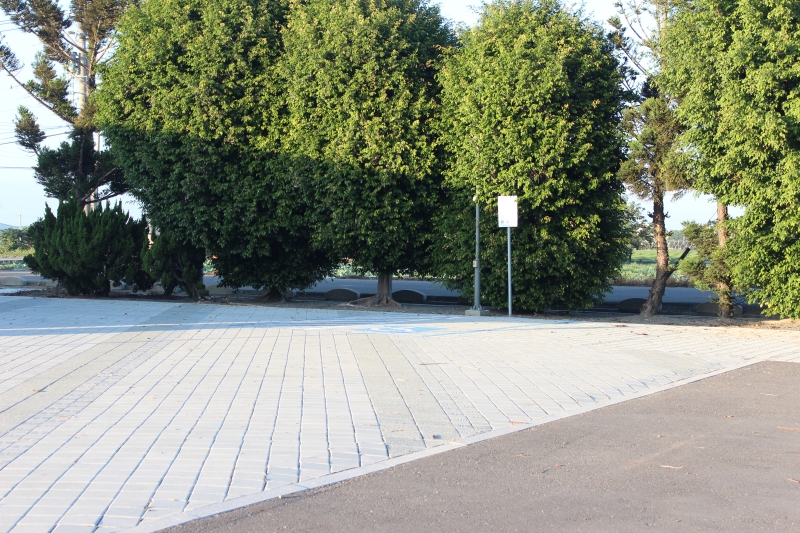 圖片：第五(梅芳)公墓暨納骨塔（懷恩堂及梅陵園）-停車場